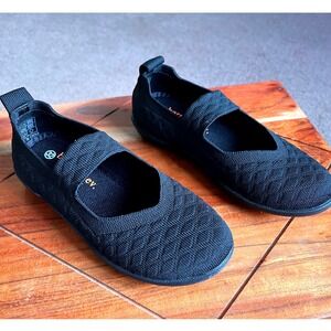 Bernie Mev Kids Black Knit Mary Jane Slip On Flats Shoes Size 32 EU/US 1